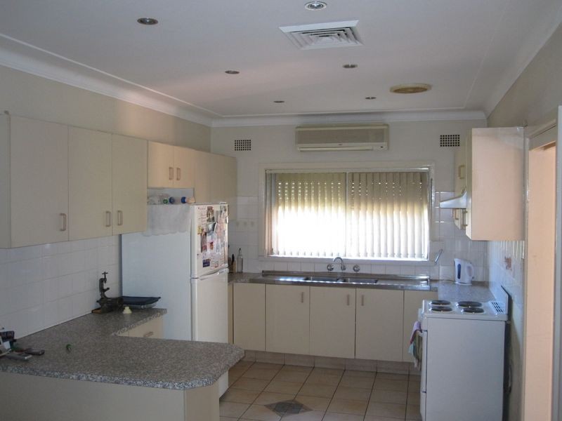 13 Webster Road, Lurnea NSW 2170