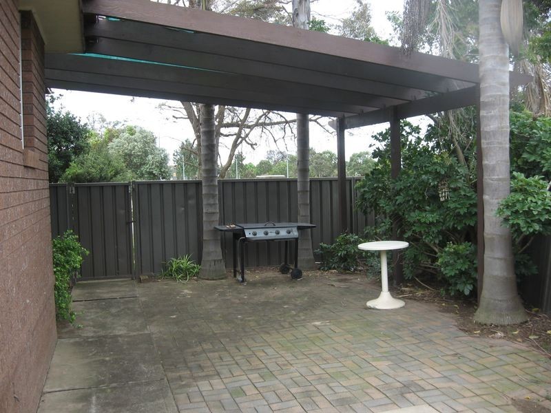 8 Marsden Close, Bossley Park NSW 2176