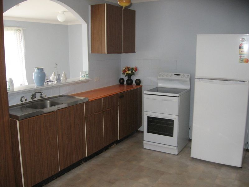 8 Marsden Close, Bossley Park NSW 2176