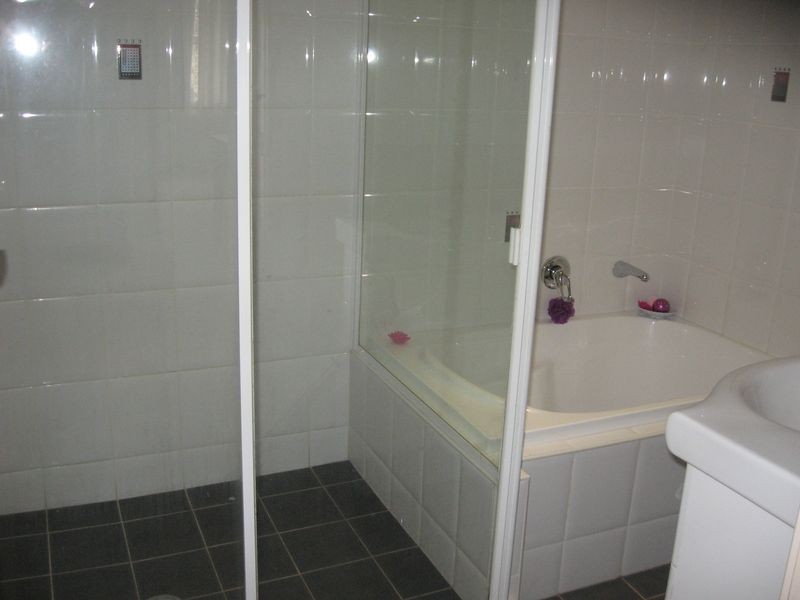 8 Marsden Close, Bossley Park NSW 2176