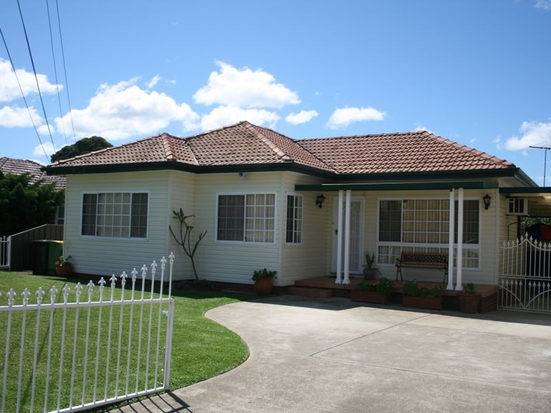 3 Cambewarra Road, Fairfield West NSW 2165