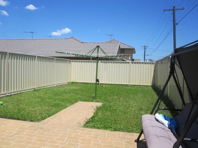 2/102 Arbutus Street, Canley Heights NSW 2166