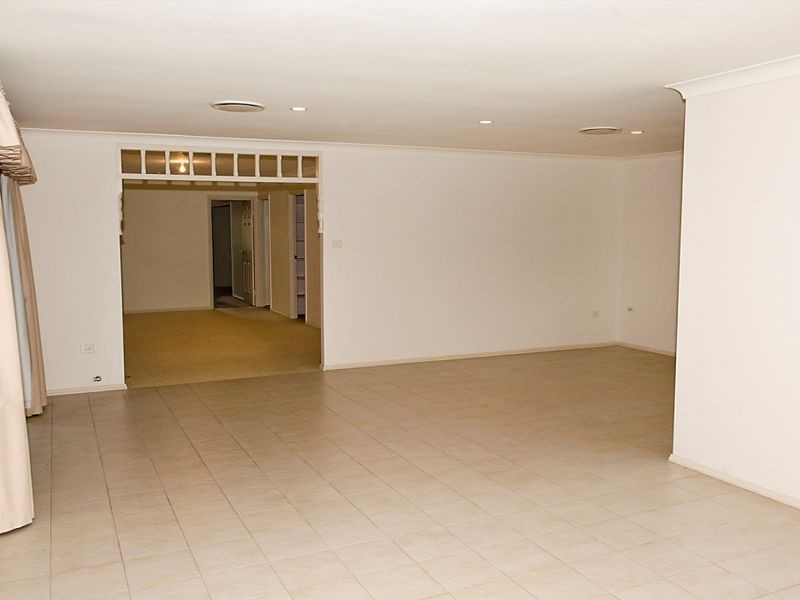 4 Perceval Close, Abbotsbury NSW 2176