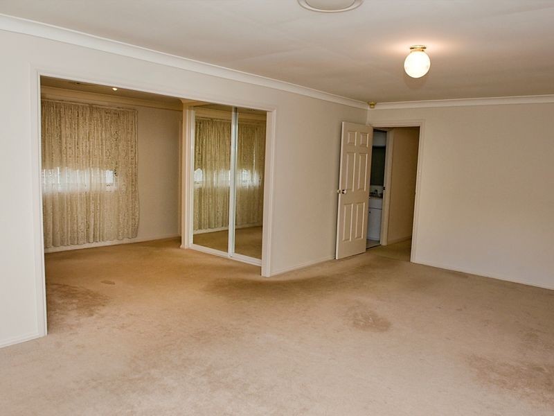 4 Perceval Close, Abbotsbury NSW 2176