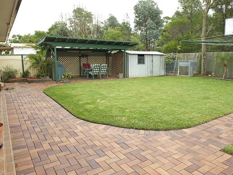 55 Buranda Crescent, St Johns Park NSW 2176