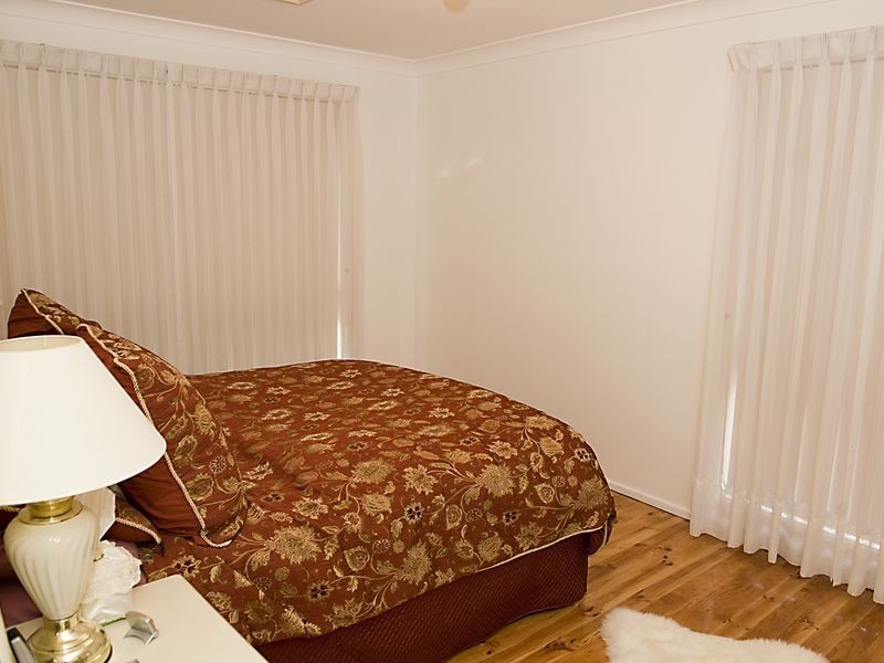 55 Buranda Crescent, St Johns Park NSW 2176