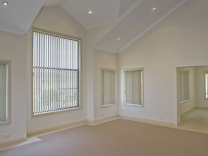 Edensor Park NSW 2176