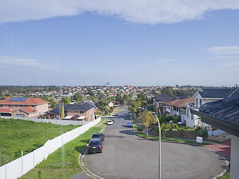 Edensor Park NSW 2176