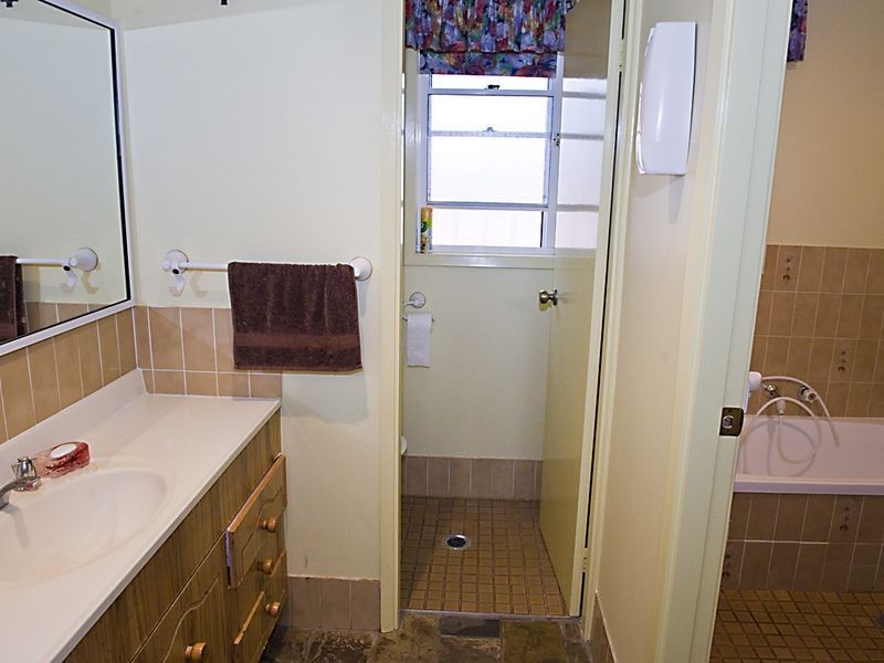 11 Anglevale Road, Edensor Park NSW 2176