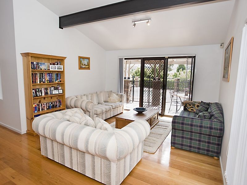 8 Driscoll Street, Abbotsbury NSW 2176