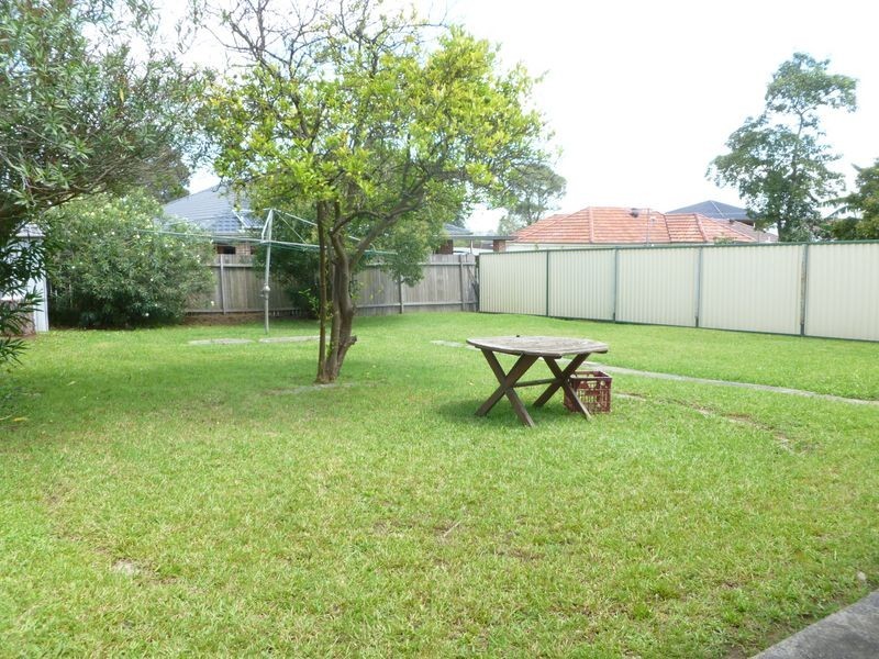 Fairfield West NSW 2165