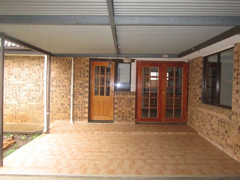 4 Wallaby Close, Bossley Park NSW 2176