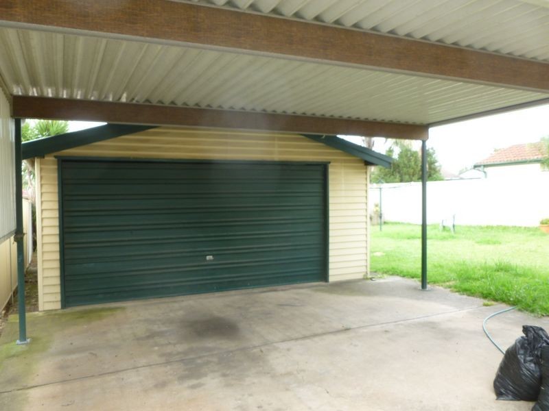 33 Brentwood Street, Fairfield West NSW 2165