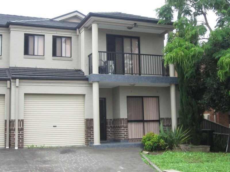 11/6-10 Ligar Street, Fairfield Heights NSW 2165