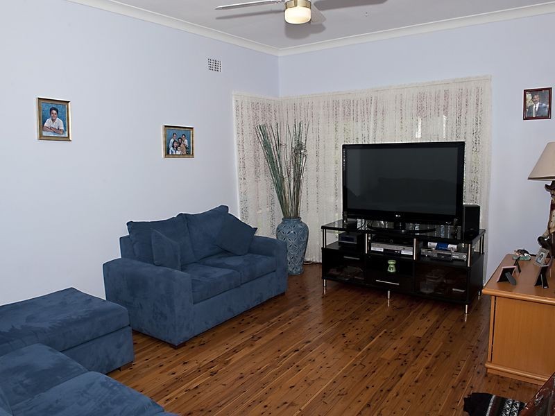 16 Corryong Street, Fairfield West NSW 2165