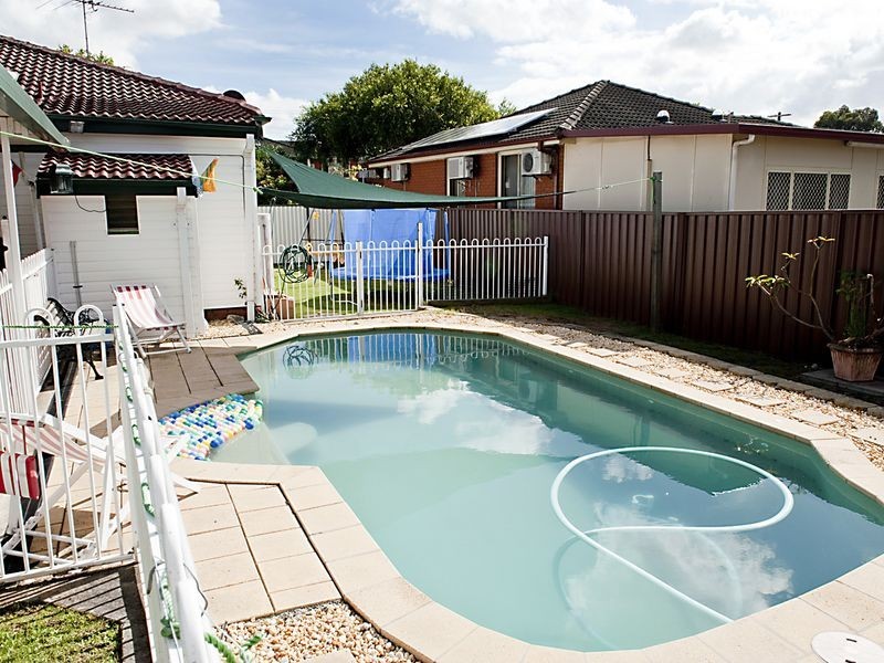 16 Corryong Street, Fairfield West NSW 2165