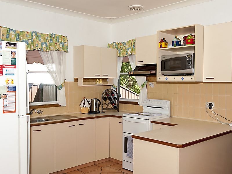 16 Corryong Street, Fairfield West NSW 2165