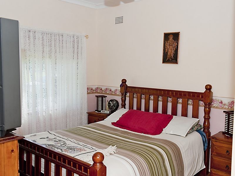 16 Corryong Street, Fairfield West NSW 2165