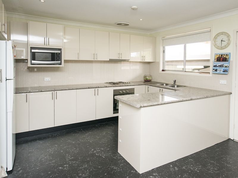 33 Brentwood Street, Fairfield West NSW 2165