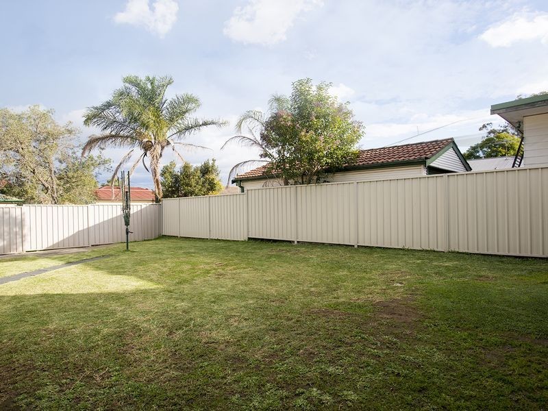 33 Brentwood Street, Fairfield West NSW 2165