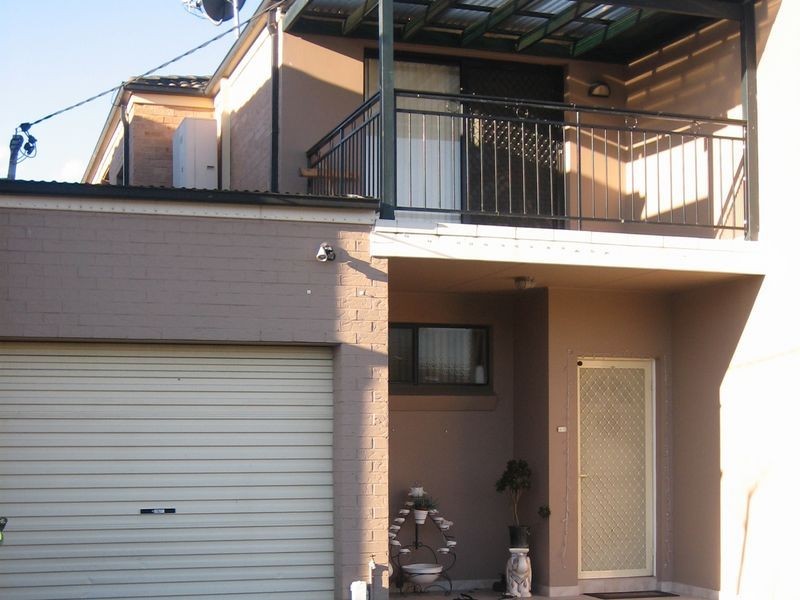 16a The Grove, Fairfield NSW 2165