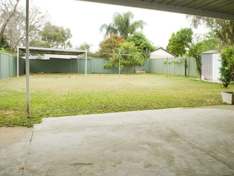 8 Benelong Street, Smithfield NSW 2164