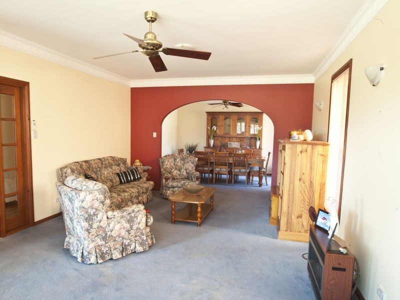 6 Cochran Place, Abbotsbury NSW 2176