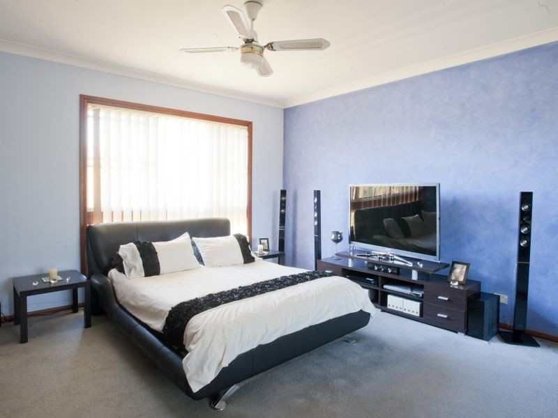 6 Cochran Place, Abbotsbury NSW 2176