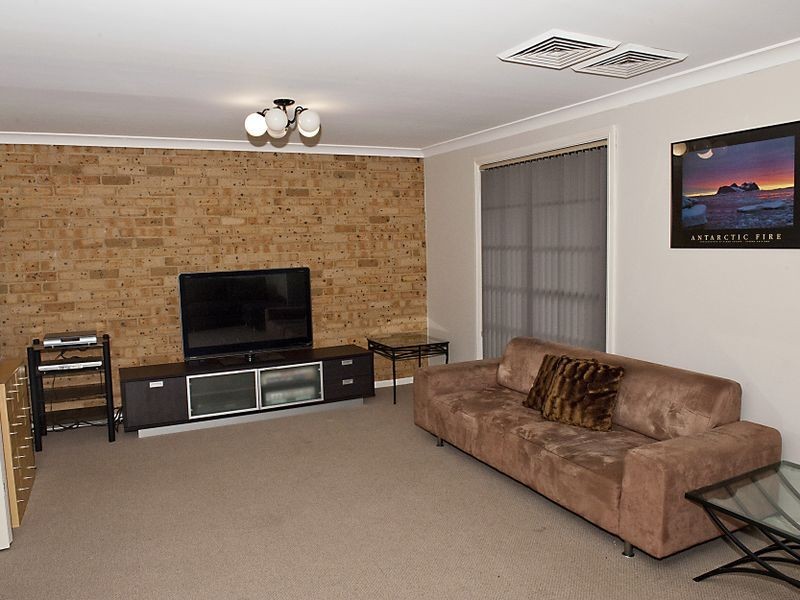 32 Garrison Road, Bossley Park NSW 2176