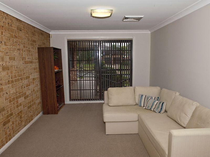 32 Garrison Road, Bossley Park NSW 2176