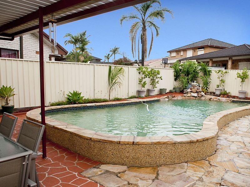 10 Cash Place, Prairiewood NSW 2176