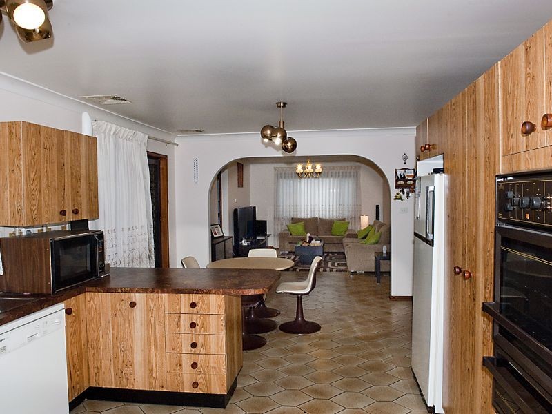 10 Cash Place, Prairiewood NSW 2176