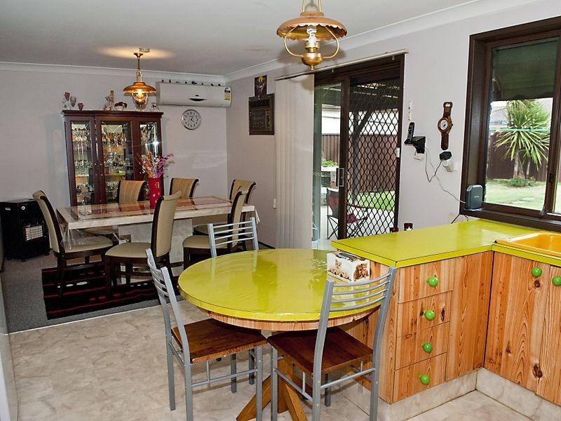 16 Turquoise Cres, Bossley Park NSW 2176