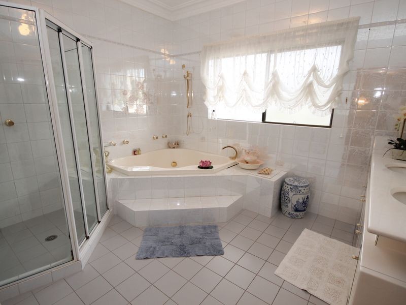 6 Gawler Place, Bossley Park NSW 2176