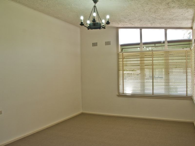 37 Dampier Cres, Fairfield West NSW 2165