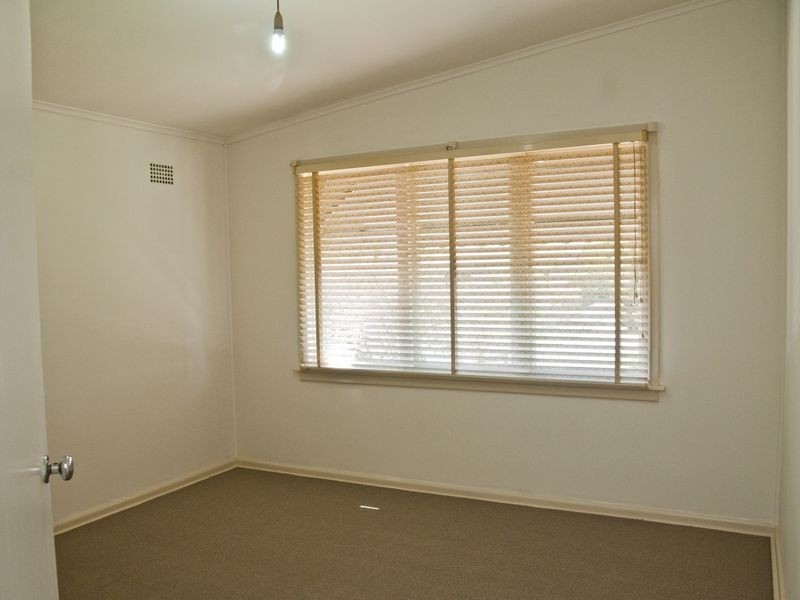 37 Dampier Cres, Fairfield West NSW 2165