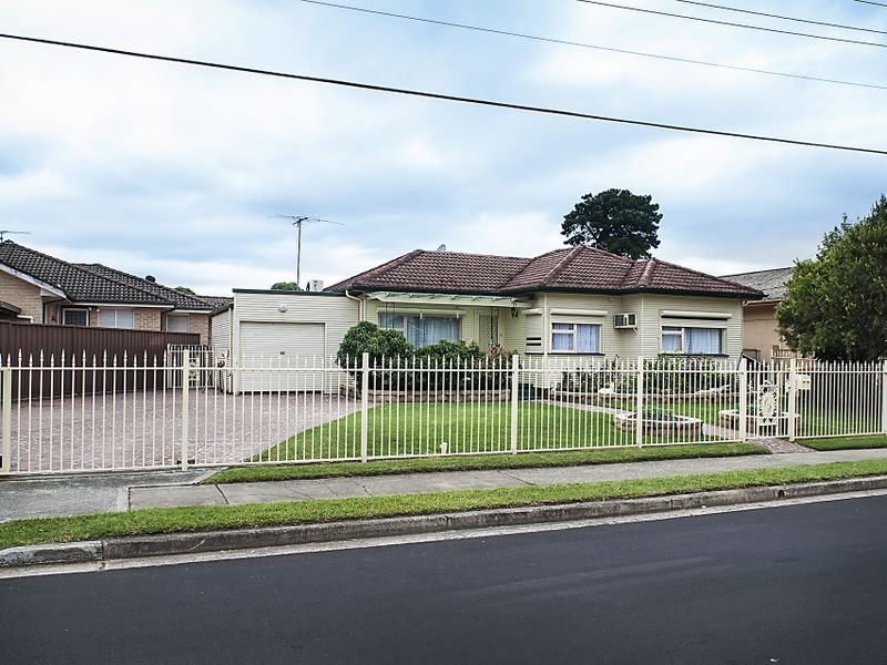 73 Goodacre Avenue, Fairfield West NSW 2165