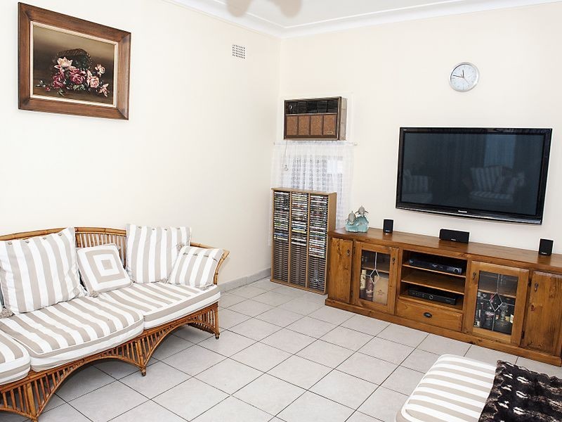 73 Goodacre Avenue, Fairfield West NSW 2165