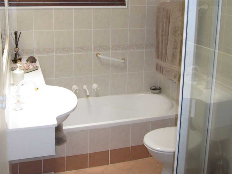 13 Quiros Avenue, Fairfield West NSW 2165