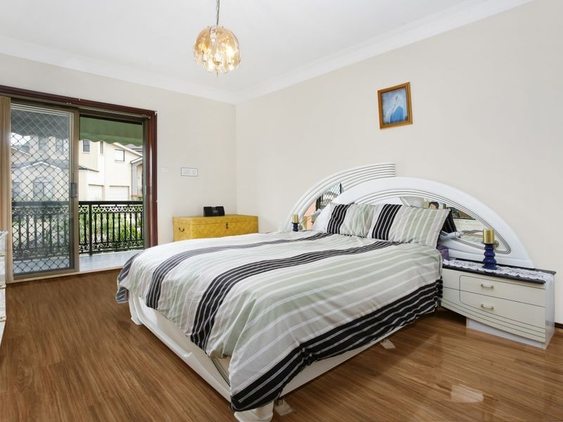 9 Erina Place, Bossley Park NSW 2176