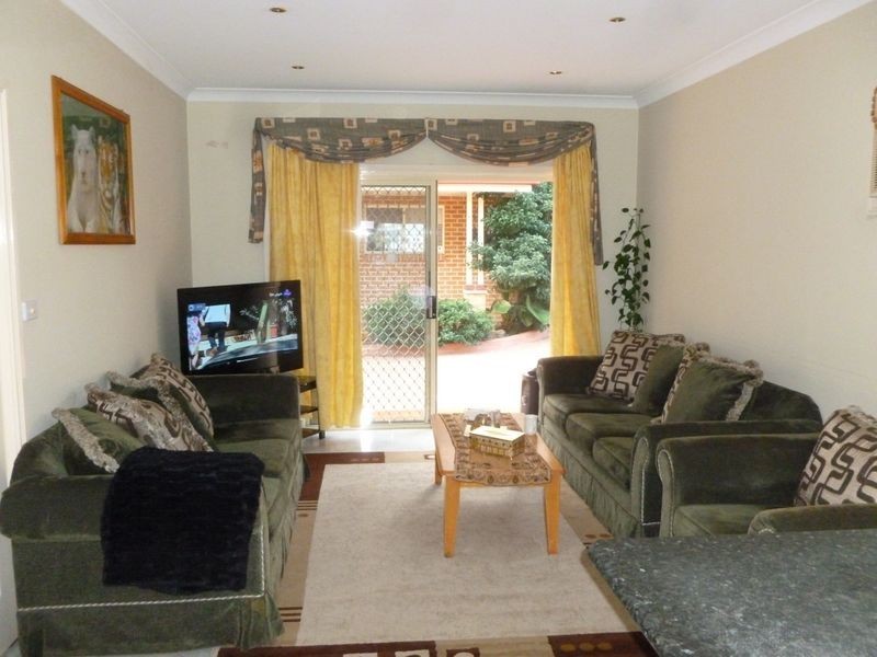 3/16a Oxford Street, Smithfield NSW 2164