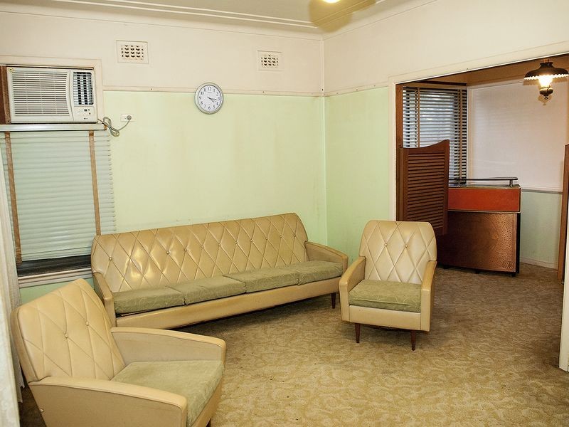 8 Crosby Crescent, Fairfield NSW 2165