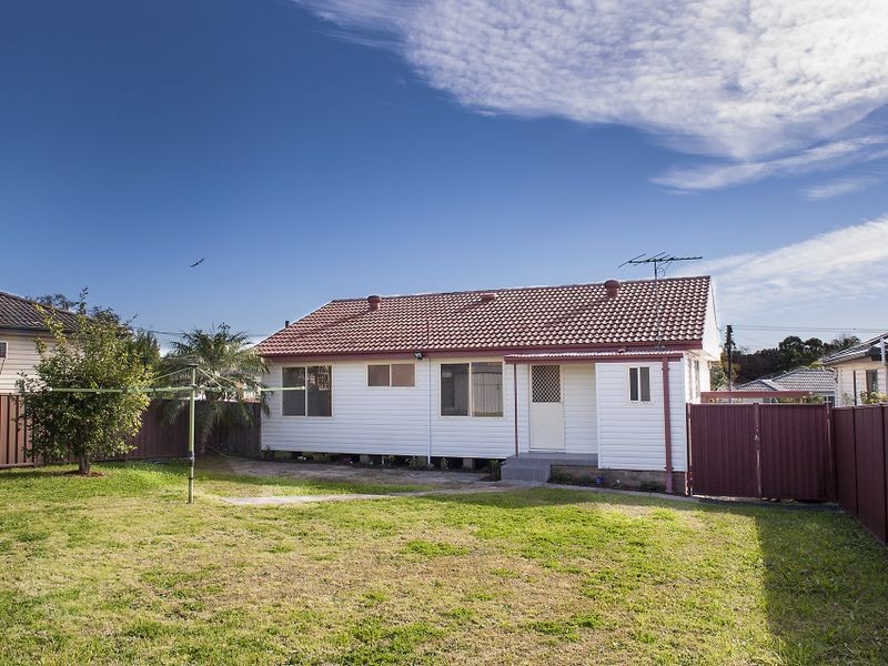 8 Nundle Street, Smithfield NSW 2164