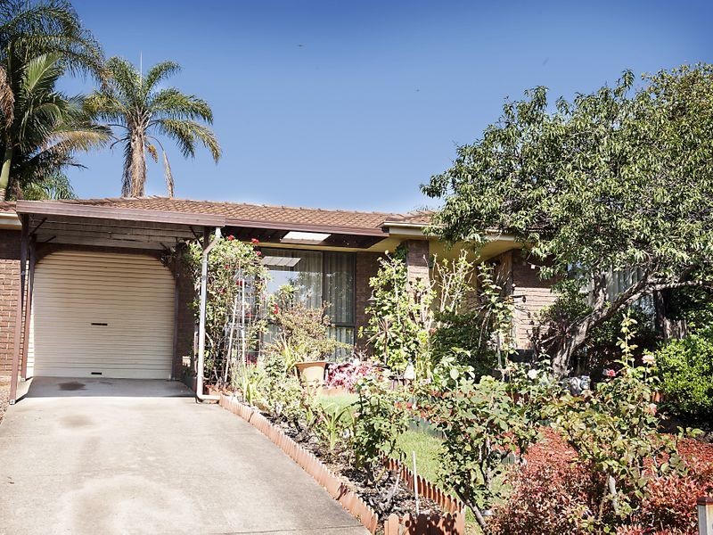 42 Stockdale Cres, Abbotsbury NSW 2176