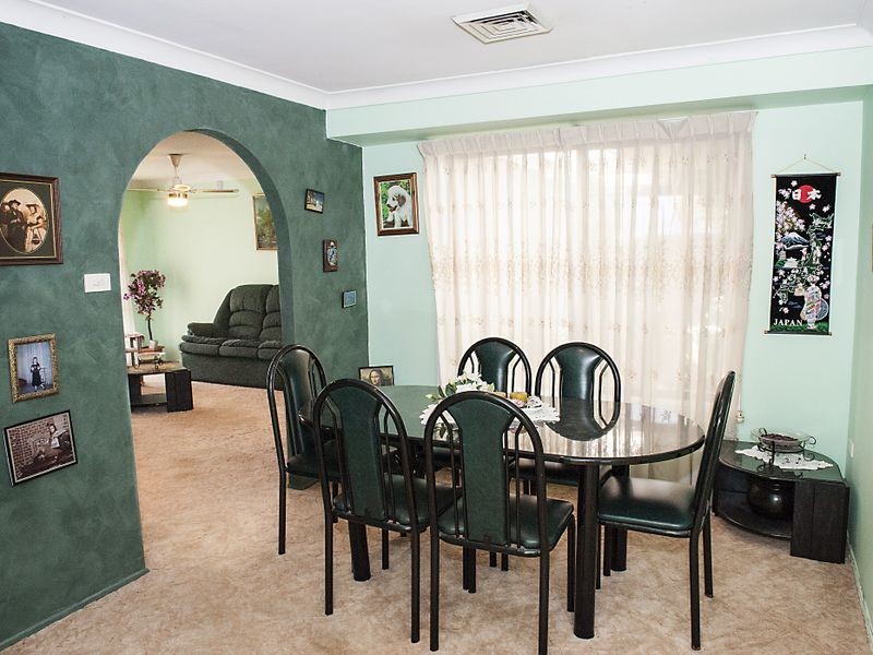 42 Stockdale Cres, Abbotsbury NSW 2176