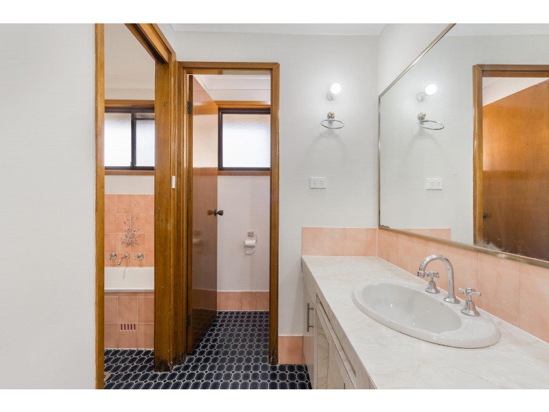 4 Meredith Close, Fairfield NSW 2165