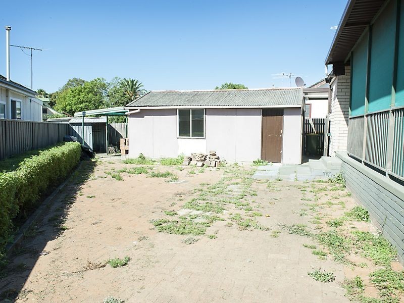 13 Crosby Crescent, Fairfield NSW 2165