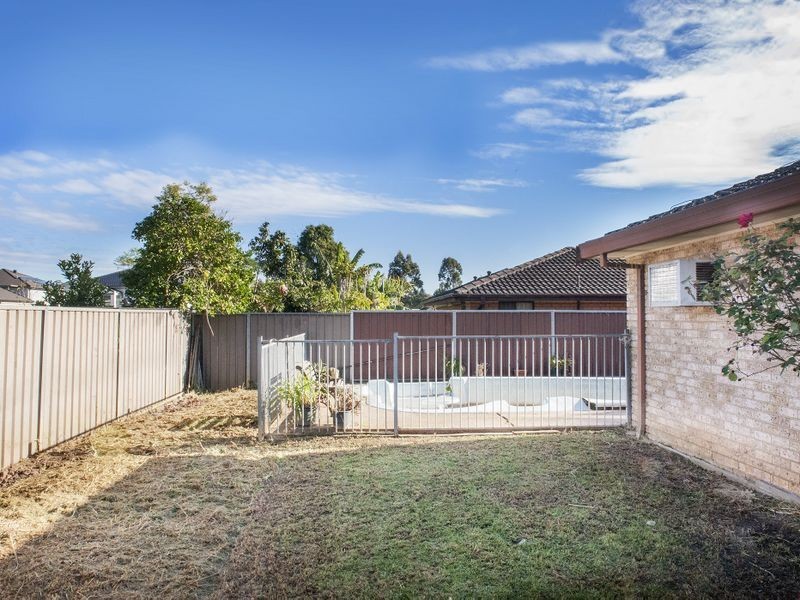2 Kedron Place, St Johns Park NSW 2176