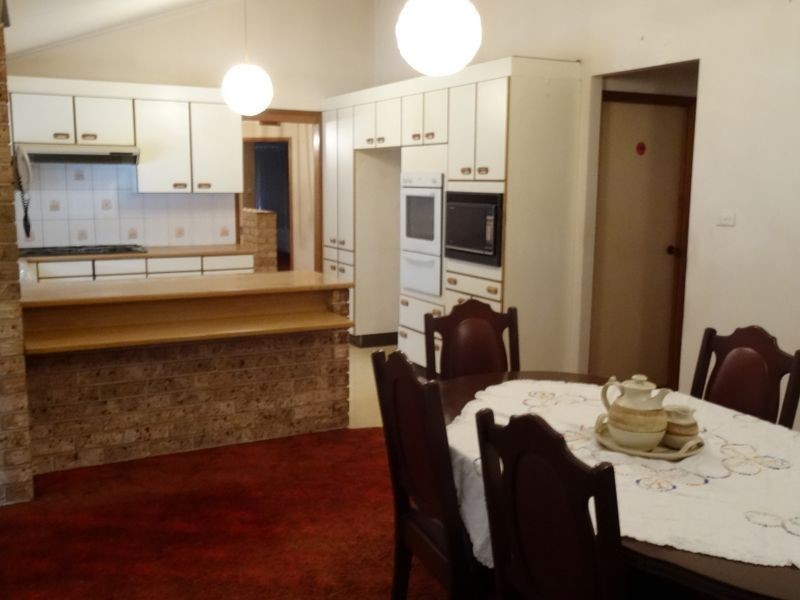 2 Kedron Place, St Johns Park NSW 2176