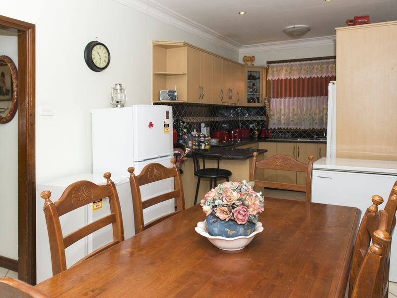 2 Cedar Road, Prestons NSW 2170